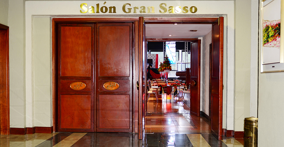 Salon Gran Sasso Entrada A - Hotel Pipo